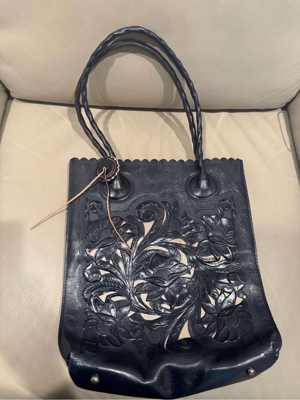 Patricia Nash Navy Floral Cavo Cutout Tote